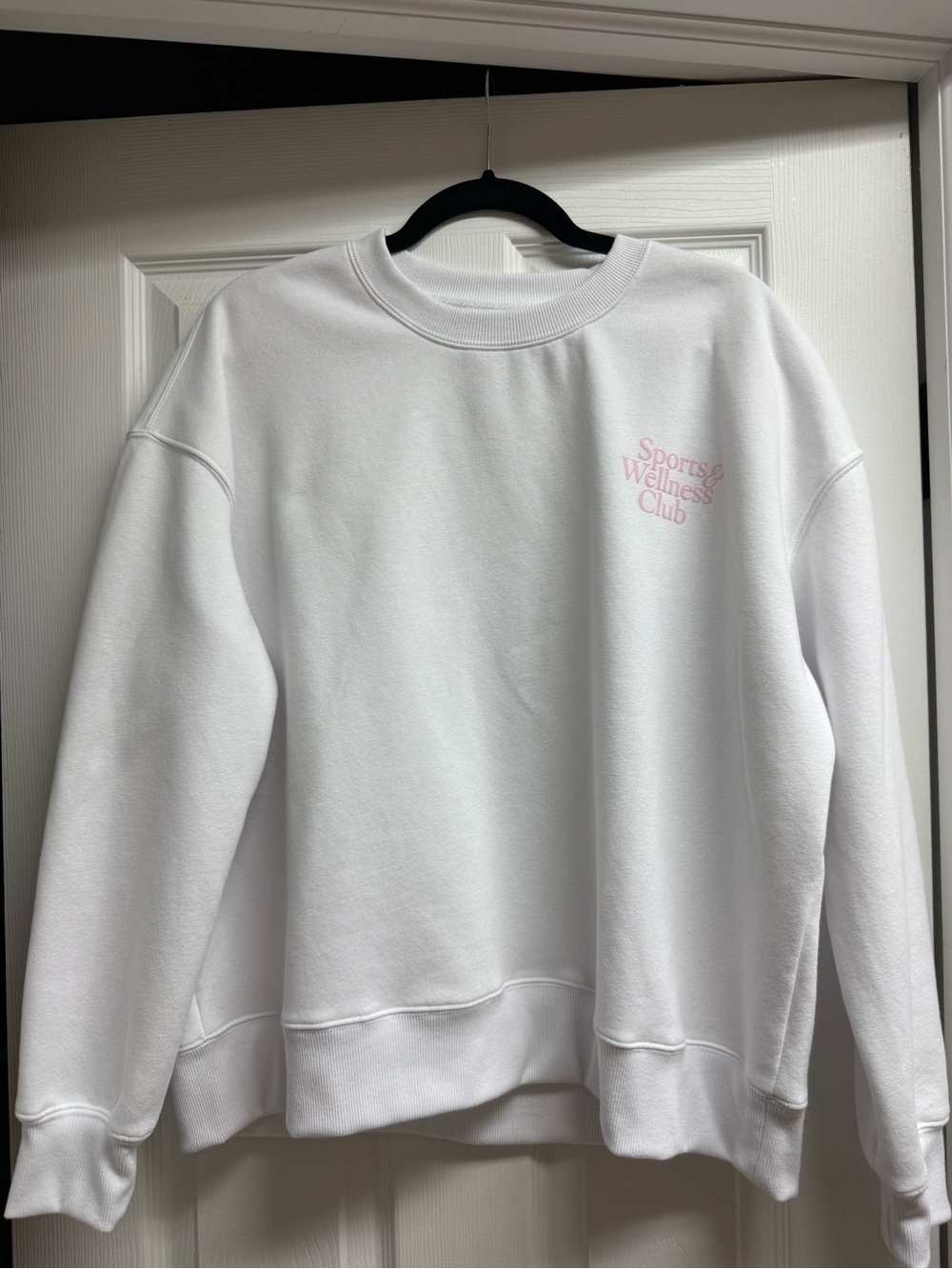 NWOT Wilo Sports & Wellness Club White Crewneck Sweatshirt: size large
